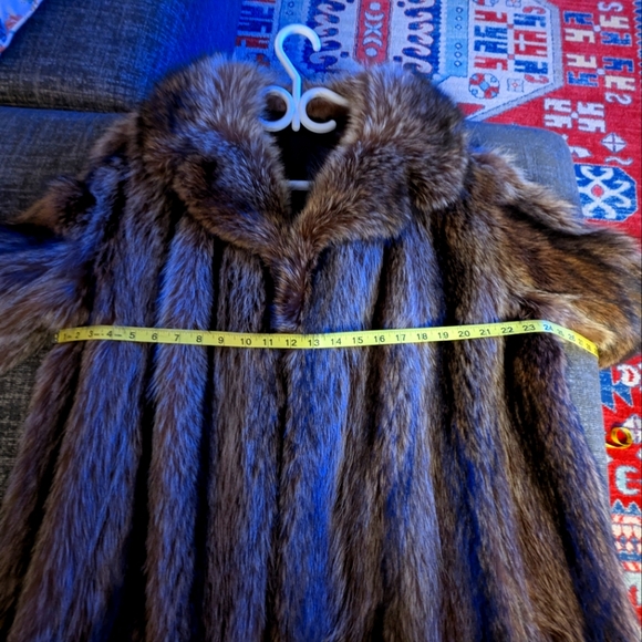 Racoon Jacket vintage size 10-12. Length to upper thigh. - Picture 7 of 12